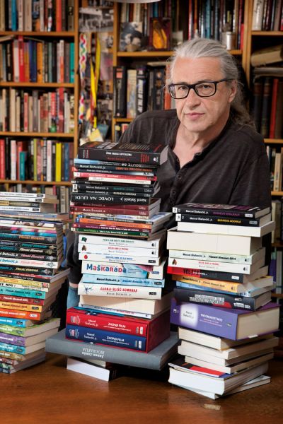 Marcel Štefančič, jr. in njegov knjižni opus, trenutno sestavljen iz 80 izdanih knjig.