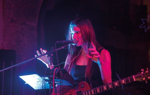 Sara Renar, Selekcija #2, Pritličje, LJ