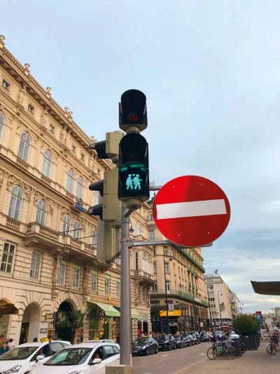 Dunajski semafor za dve dekleti