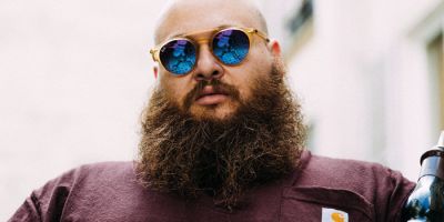 Action Bronson se po dveh letih vrača s preverjeno formulo