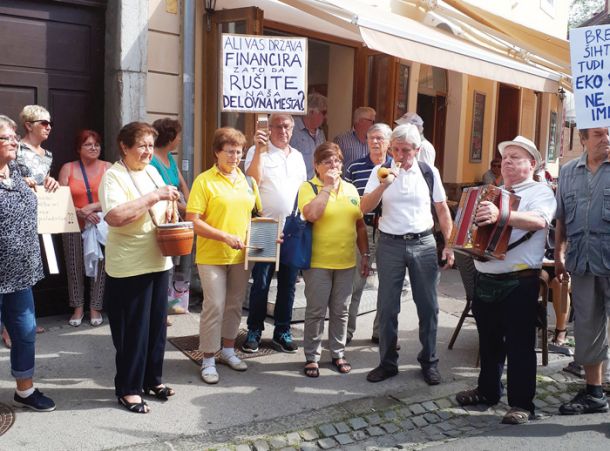 Štajerski shod pred sedežem okoljevarstvenih organizacij na Trubarjevi v Ljubljani 25. avgusta