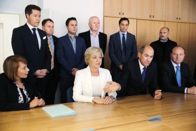 Janez Janša je predstavil svojo kandidatko za predsednico države, Romano Tomc