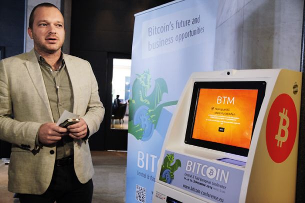 Gregor Knafelc, lastnik bankomata za bitcoin v hotelu Slon, še v času, ko ni opravljal uredniške funkcije na Delu 
