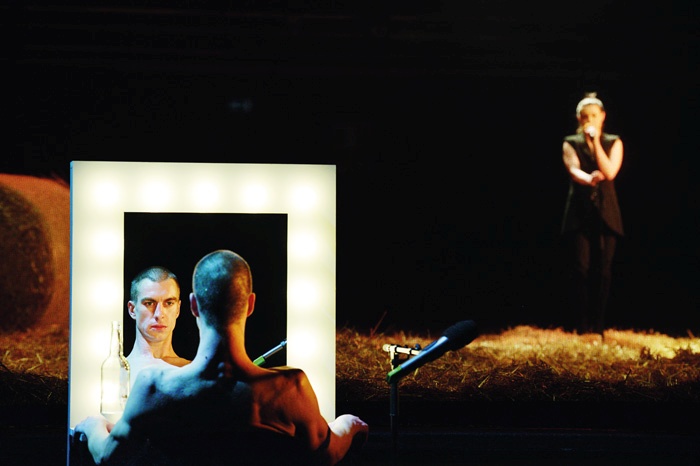 iliada (2015), koprodukcija treh velikih hiš – SNG Drama Ljubljana, MGL in Cankarjevega doma.