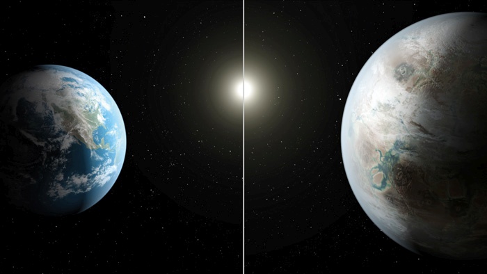 Leta 2015 odkriti eksoplanet Kepler-452b, 1400 svetolobnih let oddaljen od nas, ima vzdevek »Zemlja 2.0«. Ima skoraj idealno osončenost, njegovo leto je skoraj enako dolgo kot na Zemlji, njegova zvezda je zelo podobna Soncu. Po mnenju dr. Giovannija Vladila je trenutno najboljši znani kandidat za obstoj življenja. Na sliki primerjava med Zemljo in planetom Kepler-452b, ki ga je narisal Tim Pyle.