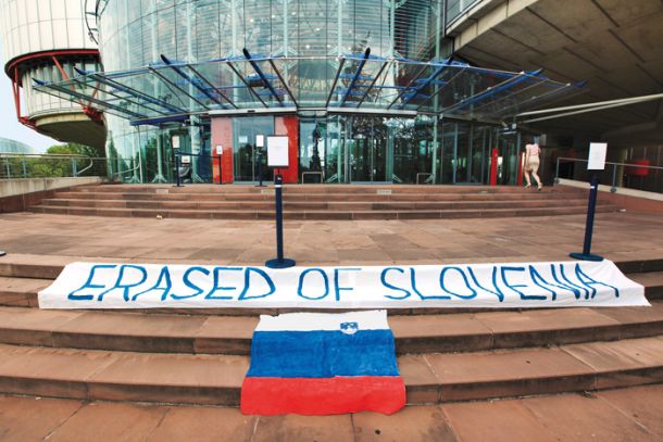 Evropsko sodišče za človekove pravice je o izbrisanih odločalo večkrat. Leta 2012 je veliki senat odločil, da je Slovenija kršila Evropsko konvencijo o človekovih pravicah, leta 2014 je prizadetim priznal odškodnino, leta 2016 pa je sodišče sporočilo, da je zadovoljno z odškodninsko shemo, ki jo je pripravila Slovenija.