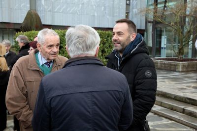 Protestni shod Gibanja Skupaj naprej 16. marca letos pred parlamentom v Ljubljani, kjer so zahtevali odstop zdravstvene ministrice Milojke Kolar Celarc. (Danijel Bešič Loredan je na fotografiji desno, levo pa je Vili Kovačič) 