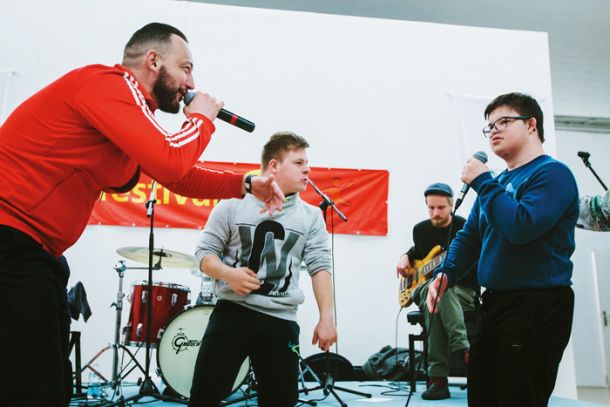 Bodi umetnik, Igraj se z mano, 11. mednarodni kulturno-likovni dogodek, KGLU, SG