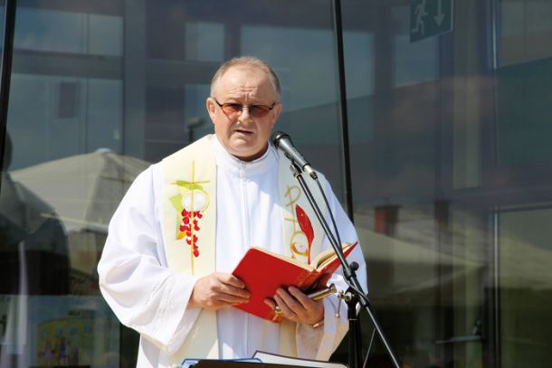 Duhovnik Andrej Zrim 