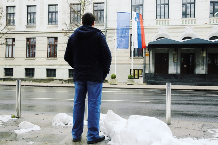Kemal z družino že leto in pol čaka, kaj bo Slovenija naredila z njegovo prošnjo