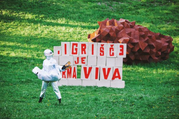 Viva la forma, plesno-glasbeni spektakel, gledališče DELA, Ravne na Koroškem 