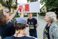 Kandidat Levice na državnozborskih volitvah Janez Janša med spoznavanjem lokalne skupnosti, Grosuplje 