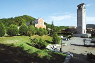 »Zaostala« cerkev