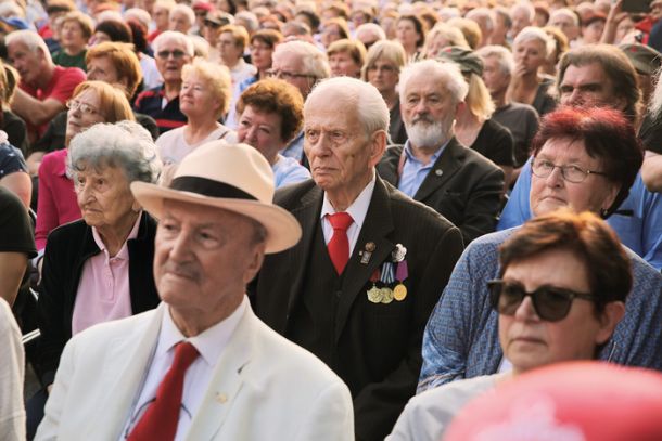 Nosil bom rdečo zvezdo, Svetlana Makarovič z gosti, Kongresni trg, LJ 