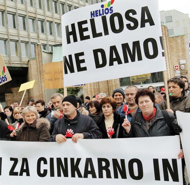 Protest zaposlenih iz družb Cinkarna Celje, Helios in nekaterih drugih podjetij. Protest ni pomagal, Helios so prodali. Kako bo s Cinkarno? 