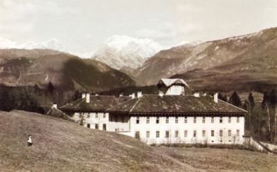 Gradič Katzenberg, ki ga je zgradila avstro-ogrska vojska leta 1864, je vse do konca služil kot upravna stavba smodnišnice. 