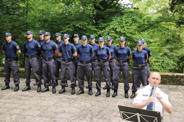 Prisega novih varuhov meje, ki bodo lovili prebežnike 