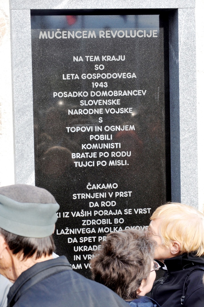 Spomenik domobrancem v Grahovem