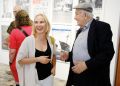 Barbara Čeferin in Stojan Kerbler na razstavi Inge Morath, Umetnostna galerija Maribor, Mb 