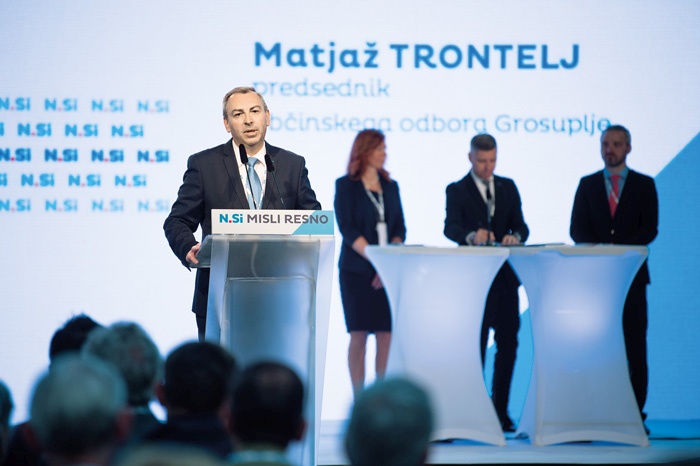 Matjaž Trontelj, direktor zavarovalnice Vzajemna, bi rad postal zdravstveni minister.