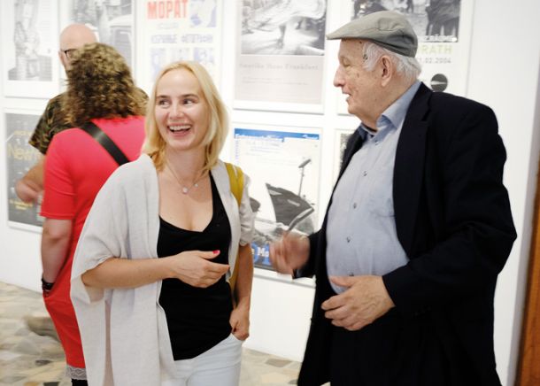 Barbara Čeferin in Stojan Kerbler na razstavi Inge Morath, Umetnostna galerija Maribor, Mb 