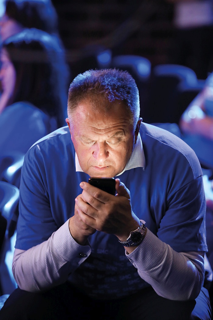 Gospodarski minister Zdravko Počivalšek bi rad SMC poročil s SDS.