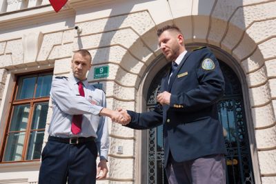 Predaja varovanja ljubljanske sodne palače v roke pravosodnih policistov, april 2017. 