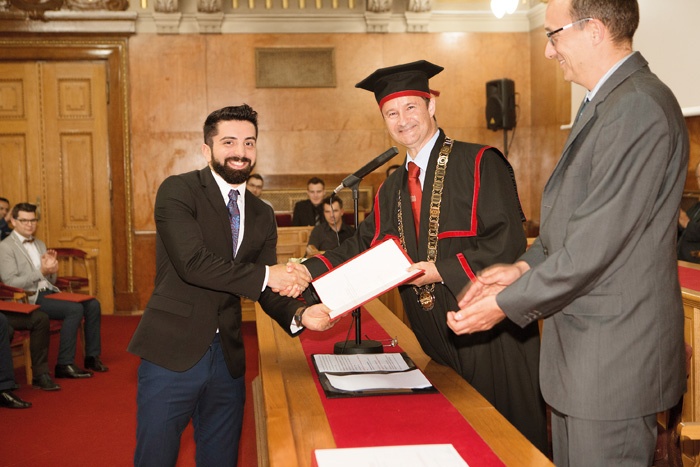 Ramin Shadani na podelitvi magisterija iz strojništva 