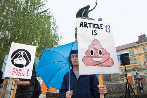 Protest proti cenzuri na internetu oziroma direktivi evropskega parlamenta, ki ureja področje avtorskih pravic, Ljubljana 