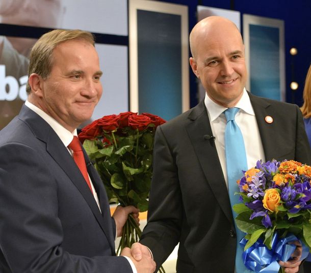 Stranka švedskega premierja Stefana Löfvena (levo) je, tako kot pred štirimi leti, ponovno slavila na parlamentarnih volitvah