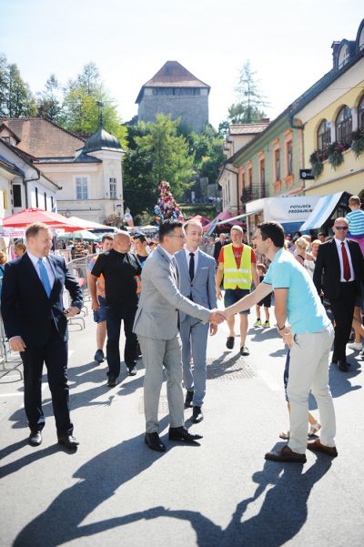 Tam se srečata Šarec in Tonin