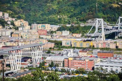 Avtor viadukta arhitekt Riccardo Morandi je opozoril, da bo treba objektu posvečati posebno pozornost. Že po 12 letih so se pokazale razpoke, beton sta hkrati razjedala umazan in morski zrak.