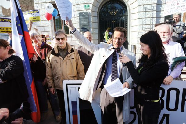 Veselje ddr. Klemna Jakliča (tedaj še ni bil ustavni sodnik) ob razveljavitvi obsodb v zadevi Patria 