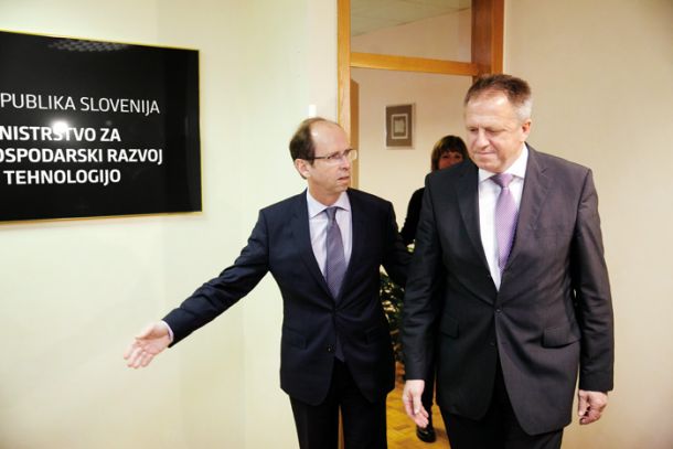 Finančni minister Dušan Mramor v Bruslju nikoli ni mogel srečati svojega kolega Zdravka Počivalška.  