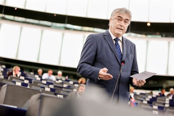 Milan Zver na enem izmed zasedanj evropskega parlamenta 