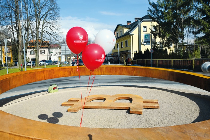 Spomenik človeškemu pohlepu v Kranju