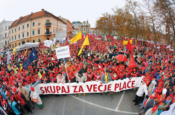 Eden od velikih sindikalnih protestov pred nekaj leti. Boj se nadaljuje.