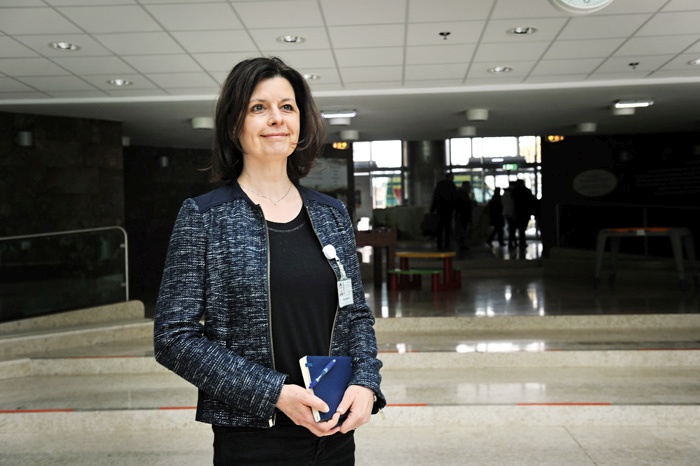 »Zdi se, da se starostna meja pojavljanja številnih duševnih motenj zelo hitro znižuje.« – dr. Marija Anderluh