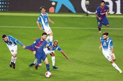 Analitika z michiganske univerze sta plače 6082 nogometašev pretehtala na podlagi 55 atributov in ugotovila, da je prav Messi najbolj preplačan nogometaš na svetu.