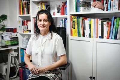 »Pri tistih, pri katerih se je na podlagi pogovora ogroženost izkazala za razmeroma nizko, je bila to posledica predvsem stresa in preobremenjenosti v šoli. Pri višji ogroženosti pa je šlo v glavnem za težavne razmere doma, v vrstniških odnosih, zaradi tega pa tudi za težave z uspešnostjo v šoli.« – dr. Vita Poštuvan