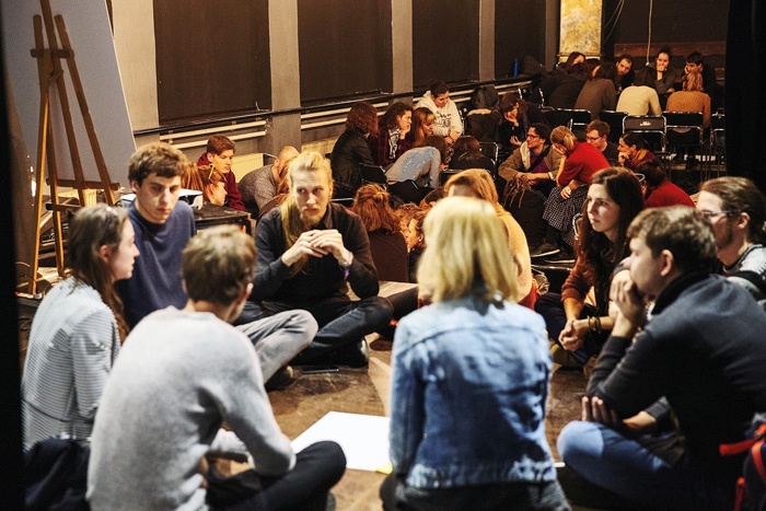 Sestanek mladih v ljubljanskem KUD-u, v petek, 1. marca, kjer so se dogovorili, kakšne bodo vsebinske zahteve šolske stavke za podnebje.