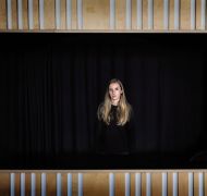 Urša Menart, režiserka:&nbsp;Nujno je, da se povezujemo, sicer nas bo vsak pohodil