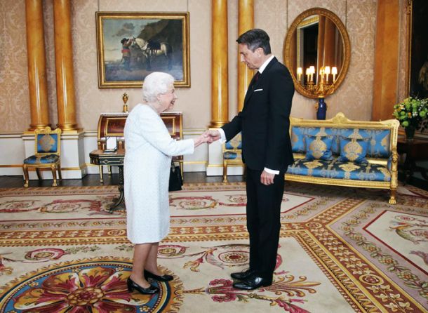 Kraljica Elizabeta in kraljevič Borut