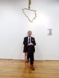 Strajo Krsmanović predstavi razstavo Želja po svobodi – Dosje: Bosna in Hercegovina, Galerija Božidar Jakac, Kostanjevica na Krki 