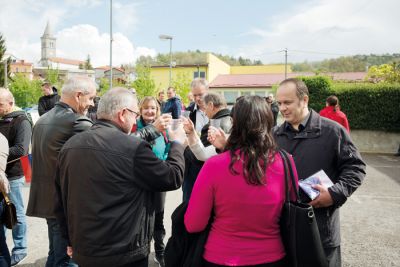 Za domovino, s šnopcem in svinjino!