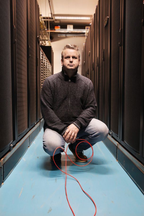 Tadej Hren iz nacionalnega centra za kibernetsko varnost SI-CERT: »Tinder deluje, ker ga ljudje želijo uporabljati, čeprav ga v bistvu ne potrebujejo.« 