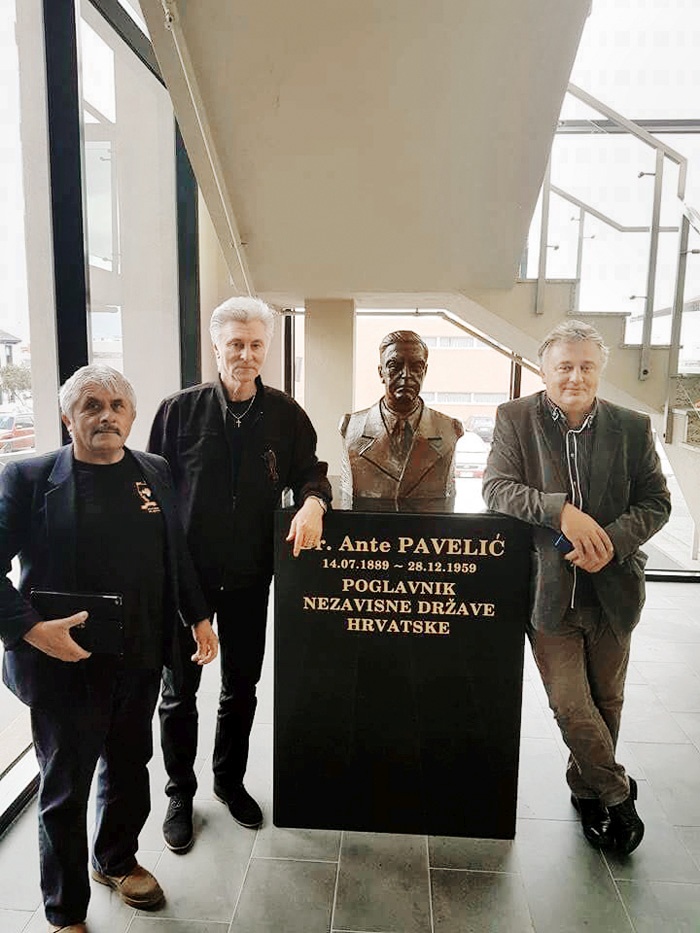 Leljak kot ljubiteljski zgodovinar dandanes poskuša rehabilitirati kvizlinge, kot je bil ustaški vodja Ante Pavelić. Njegovi podporniki poudarjajo, da se je treba razbremeniti preteklosti in da si vsakdo zasluži novo priložnost.  