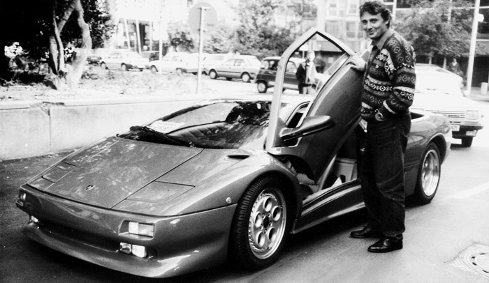 Preden je Roman Leljak postal župan, je bil kontraobveščevalec JLA, plejboj, voznik relija, disident, poslovnež in zapornik.