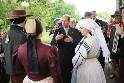 Princ med ljubljanskimi nošami