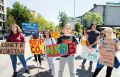 Drugi val protestov mladih za podnebne ukrepe, ki jih je spodbudila mlada švedska protestnica Greta Thunberg, je pljusnil tudi v Ljubljano.